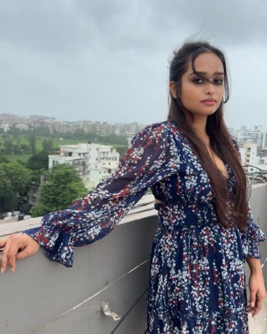 female Call Girls in Agra